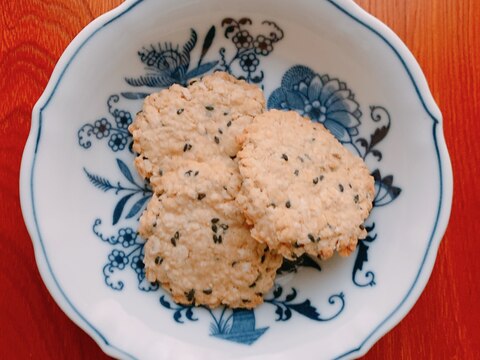 オートミールと米粉の黒ごまきな粉クッキー